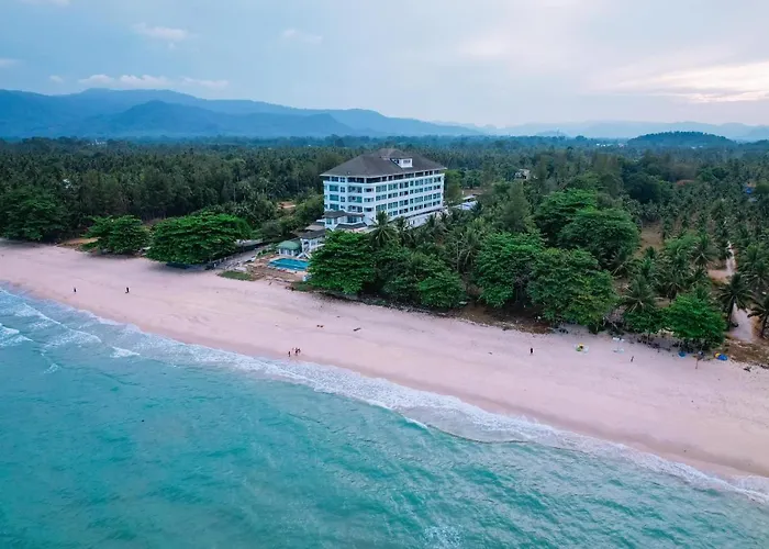 Khanom Golden Beach Hotel